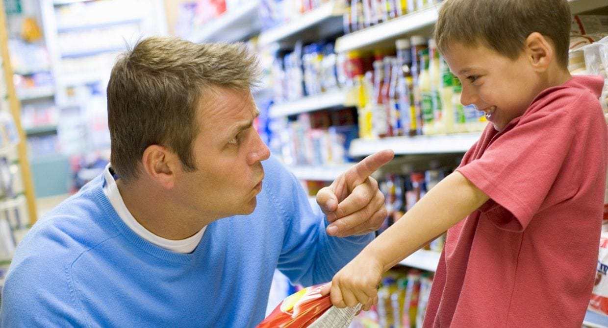 angry dad in grocery store counting to son